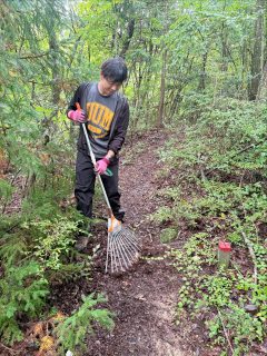 ・・
【MMM🗻ニュース】  10月に入ってから台風が
あちらこちらに発生中🌀  昨年の大雨を経験した選手の皆さんは
特にもう、こりごりですよね・・・😢
発生しないことを、みんなで祈り続けましょう🙏  さて！そんな中ではありますが、
台風になんて負けじと、整備イベント第２弾を
10/18（土）に行います！  前回の整備イベントに参加いただいた
Actcyc様から以下コメントをいただいています☺
ぜひ一緒に「自分たちの遊び場は自分たちで」つくりましょう🍂  ＝＝＝＝＝＝＝＝＝＝＝＝＝＝＝＝＝＝＝＝＝＝
KANAJI(actcyc)　2025/10/8 08:12
★★★★★　5/5点
「MMM本番がさらに楽しみになりました！」
MMMはじめて清掃イベントに参加しました。
清掃場所までは複数台の車で乗り合わせして向かいます。
今まで3回走った事がありますがコースは覚えておらず今回清掃したところは記憶に残ったと思います。
お手伝いと言うよりはレースをさらに楽しむためのイベントで、
レース本番でこのポイントを通る時は元気が出ると思います。
終ったらエピアみかどの温泉に入り三島製麺所のうどんを食べて帰りましょう。最高のイベントです！
＝＝＝＝＝＝＝＝＝＝＝＝＝＝＝＝＝＝＝＝＝＝  申込は10/15(水)〆
プロフィールor以下URLから！
▼▼▼▼▼▼▼▼▼▼▼▼▼▼▼▼▼▼▼▼▼▼
@running_drunkers 
https://moshicom.com/131468