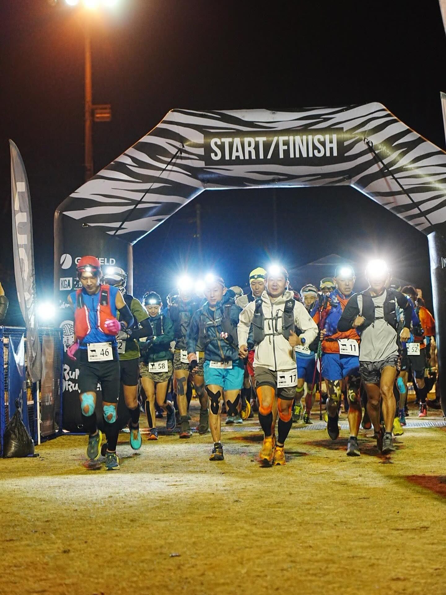 【MMM🐮ニュース】  いよいよ本日6時！
100mileカテゴリー
START🏃‍♂️🏃‍♀️💨  MMM2025祭りの
開幕です！！！！！  速報サイトや選手位置情報は
以下URL又はプロフィールから💁‍♀️  @running_drunkers  ●速報サイト
https://timesync.jp/runningdrunkers/251101/  ●選手位置情報
https://log.taimatsugps.jp/runningdrunkers/2025/