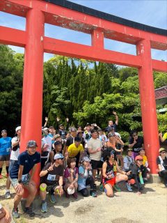 【蔦島トレイルランニングレース】ニュース💀✨ 皆さまエントリー頂きありがとうございます!
ショート、ミドルまもなく定員に達します🎉 エントリーお忘れの方はお早目に🙏✨
※追加募集はありません〜🐈 キッズ大人ペアはまだ余裕ありです👍
トレラン体験が世代のランナーを育てるきっかけになるかも🏃🏃♂️✨✨ エントリーお待ちしています!